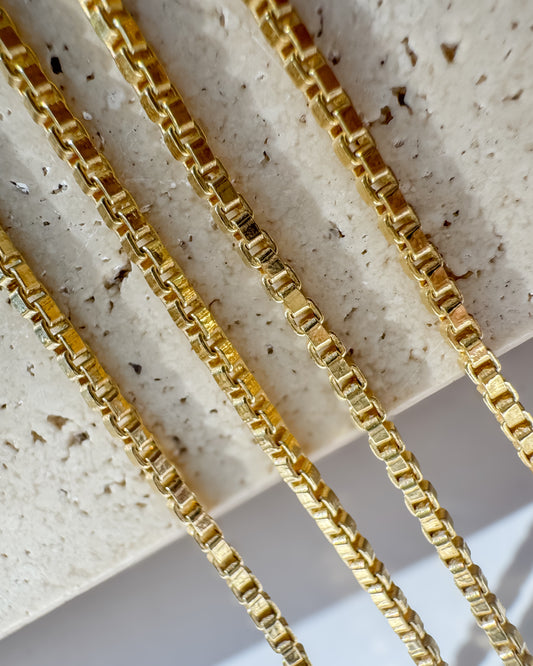 Tight Link Box Chain (C136)