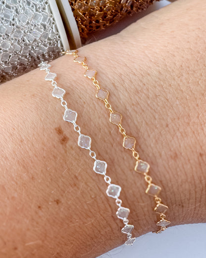 Clover Chain - Translucent Glitter Enamel - 109