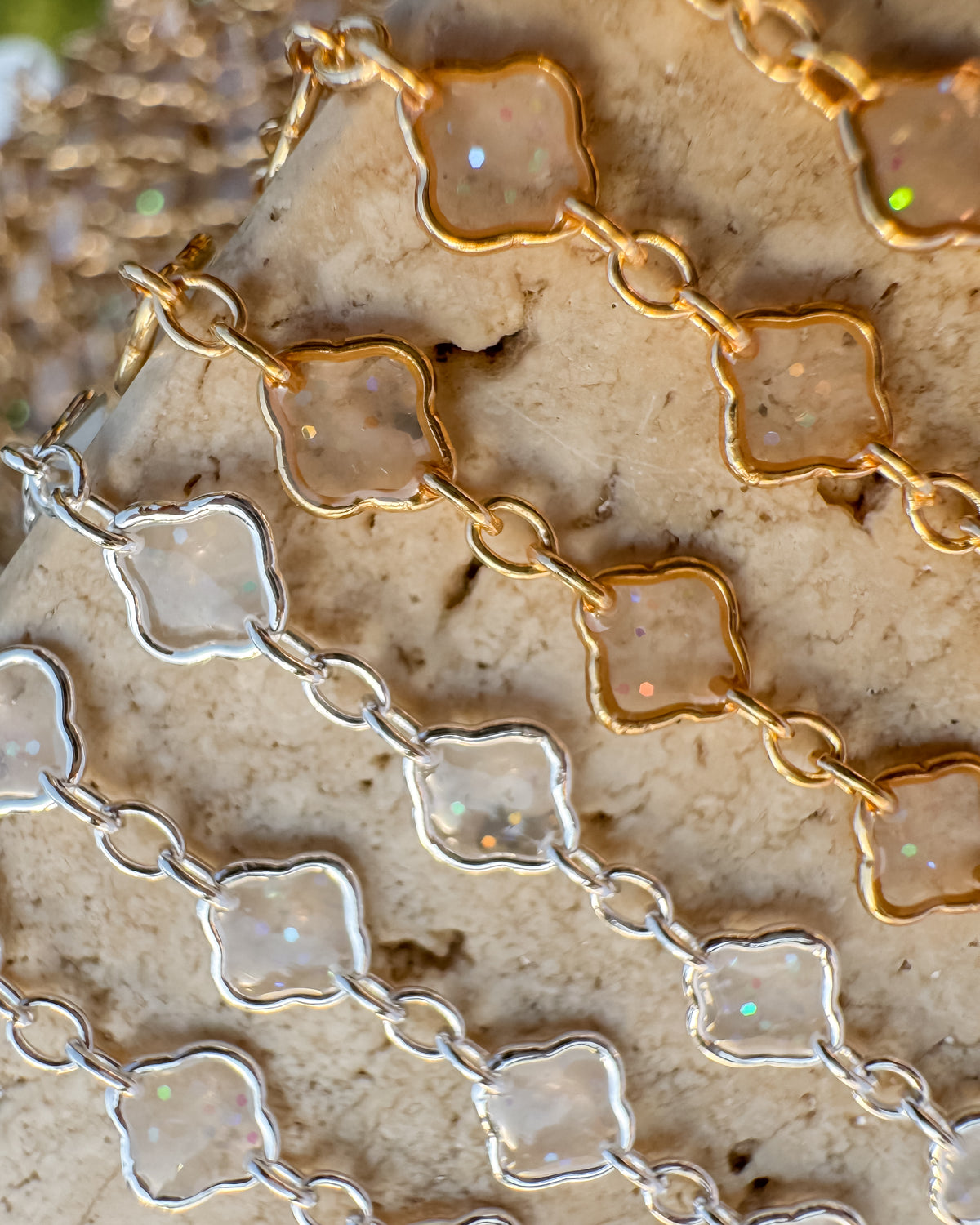 Clover Chain - Translucent Glitter Enamel - 109